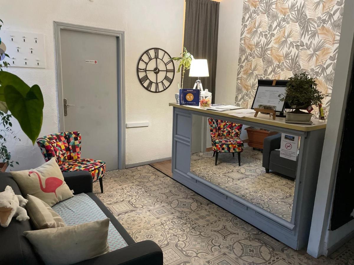 Hotel La Tour Des Fees Quissac  Экстерьер фото